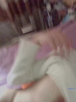 可可爱爱的少妇，小蛮腰，一线天，好看的内衣，居家的寂寞滋味，手指摸阴蒂发热受不了直接将手指插进去，娇喘发骚声！ 截图2
