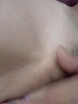 可可爱爱的少妇，小蛮腰，一线天，好看的内衣，居家的寂寞滋味，手指摸阴蒂发热受不了直接将手指插进去，娇喘发骚声！ 截图14