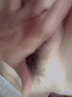 可可爱爱的少妇，小蛮腰，一线天，好看的内衣，居家的寂寞滋味，手指摸阴蒂发热受不了直接将手指插进去，娇喘发骚声！ 截图16