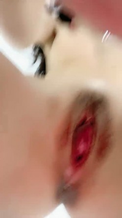 重庆车模下海--西西baby ️：妥妥滴狐狸精，骚话说个不停，真尼玛是个美人胚子，自慰淫汁沾满双指！ 截图7