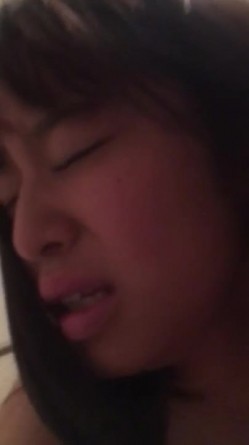 【云盘不慎泄密】甜美日系妹子性爱自拍流出附生活照 外表清纯原来内心淫荡无比 截图14