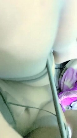 颜值不错苗条妹子【00后小表妹】和小男友双人啪啪，半退下丝袜大力抽插一脸享受，很是诱惑不要错过 截图6