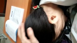 高中乖巧学生妹在教室给男友口爆还特别听话 叫她怎么舔就怎么舔 截图3