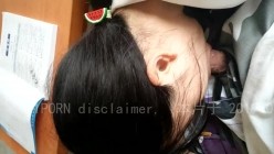 高中乖巧学生妹在教室给男友口爆还特别听话 叫她怎么舔就怎么舔 截图8