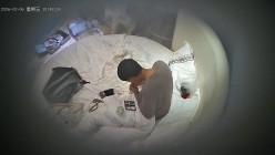 酒店偷拍年轻情侣 温柔甜美学生妹拆完礼物后被男友揉搓阴蒂后扛腿操两次 截图7