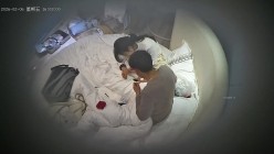 酒店偷拍年轻情侣 温柔甜美学生妹拆完礼物后被男友揉搓阴蒂后扛腿操两次 截图9