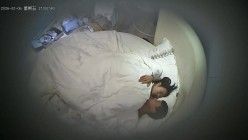 酒店偷拍年轻情侣 温柔甜美学生妹拆完礼物后被男友揉搓阴蒂后扛腿操两次 截图13