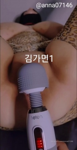 韩国巅峰天然木瓜巨乳「ANNA」OF性爱私拍 顶级油推服务和巨乳闺蜜双飞榨精 截图6