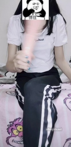 出道即巅峰新人露脸推特顶B王，人瘦奶大小魔女【蒂米】定制私拍，裸舞顶胯，道具紫薇无套啪啪内射 截图4