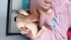 从单男跟我舌吻的那一刻，我的心就被他征服了！操的我好爽，绿王八拍着视频就流精了真没用 截图15