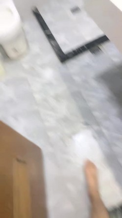 【小牛探花】，新人，20岁兼职小美女，低头害羞被一把推倒，脱下牛仔短裙，插穴冲刺爽歪歪 截图9