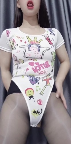精品推荐 【快手】苗条靓丽妹子『带走蓝仙儿』各类丝袜淫语裸舞自慰喷尿超诱惑 截图1