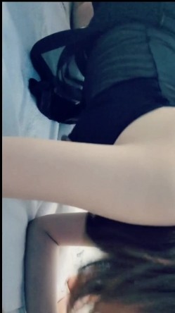 “啊~顶死了~插死我了”对话刺激，很能淫叫的极品人妻少妇【骚逼爱丽丝】性爱自拍，吞精无毛美臀无套各种输出白浆泛滥，撸管必备 截图16