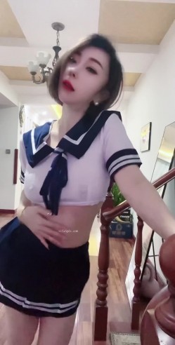 国女媚黑，【sharemywife24hr】，穿上高跟鞋让小黑来家里操她，人妻嗷嗷叫，被捅得又疼又爽 截图1