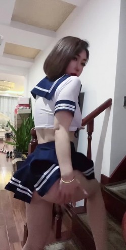 国女媚黑，【sharemywife24hr】，穿上高跟鞋让小黑来家里操她，人妻嗷嗷叫，被捅得又疼又爽 截图3