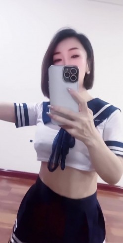 国女媚黑，【sharemywife24hr】，穿上高跟鞋让小黑来家里操她，人妻嗷嗷叫，被捅得又疼又爽 截图5