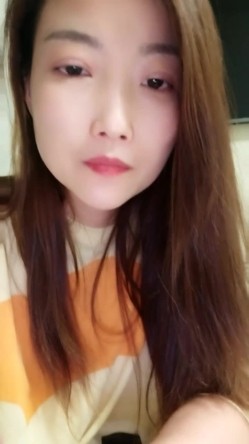 县城的极品小少妇，【小河弯弯】，户外尿尿~道具自慰~无套啪啪~内射口爆吞精 截图1