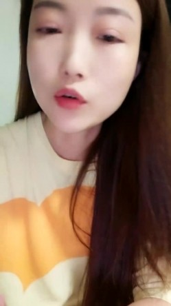 县城的极品小少妇，【小河弯弯】，户外尿尿~道具自慰~无套啪啪~内射口爆吞精 截图9