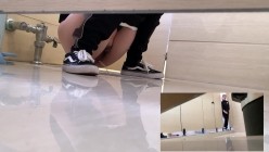 大神一路游走偷拍多位漂亮的小姐姐各种极品美鲍鱼完美展示 截图8