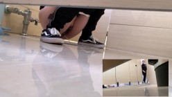 大神一路游走偷拍多位漂亮的小姐姐各种极品美鲍鱼完美展示 截图10