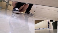大神一路游走偷拍多位漂亮的小姐姐各种极品美鲍鱼完美展示 截图14