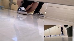大神一路游走偷拍多位漂亮的小姐姐各种极品美鲍鱼完美展示 截图16