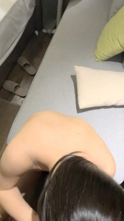 酒店约了一个轻熟女露脸口交卖力无套啪啪后入做爱快速缴枪 截图1