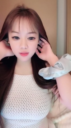 顶级女神 E杯爆乳【泡泡大王】抖奶舞曲 自慰 全程高然 截图5