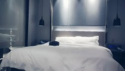 七天探花_赵总代班破洞牛仔裤极品外围妹，一对天然极品大奶后入推车晃动不断，精彩刺激 截图6
