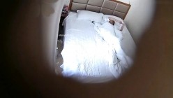 《居家摄像头破解》偷窥老公要研究一下老婆的鲍鱼“快把手拿走我好难受“ 截图13