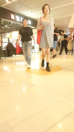 大师系列 商场地铁贴身CD 居然还有妹子无内上街 截图16