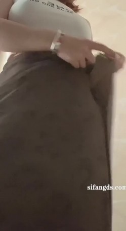 【重磅核弹】清纯萌妹【小8】永久门槛完整552V10小时 太顶了，超大尺度 1V1直接把小穴贴到尽头 截图4
