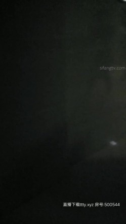 超高明星颜值极品骚货『越南妹』户外全裸露出 天台跪舔臣服胯下 楼道全裸 站炮后入 啪啪猛操 高清完整版 截图9