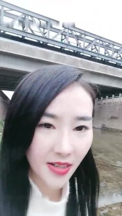 骚气少妇驾车户外桥下自慰勾引环卫大爷摸屁股 再回车上后座跳蛋震动逼逼 截图2