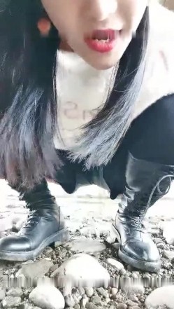 骚气少妇驾车户外桥下自慰勾引环卫大爷摸屁股 再回车上后座跳蛋震动逼逼 截图6