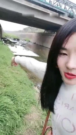 骚气少妇驾车户外桥下自慰勾引环卫大爷摸屁股 再回车上后座跳蛋震动逼逼 截图9