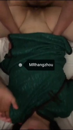 推特超强S隐退大神【MR杭州】私拍视图 粉丝投稿，群P轮流颜射精液洗脸超淫荡 截图11