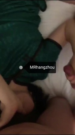 推特超强S隐退大神【MR杭州】私拍视图 粉丝投稿，群P轮流颜射精液洗脸超淫荡 截图12