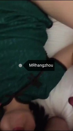 推特超强S隐退大神【MR杭州】私拍视图 粉丝投稿，群P轮流颜射精液洗脸超淫荡 截图16