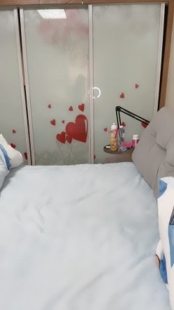 极品美女宝贝的诱惑，全程露脸黑丝情趣干净的逼逼性感诱人，跟狼友互动撩骚完美展示，揉奶玩逼看特写别错过 截图9