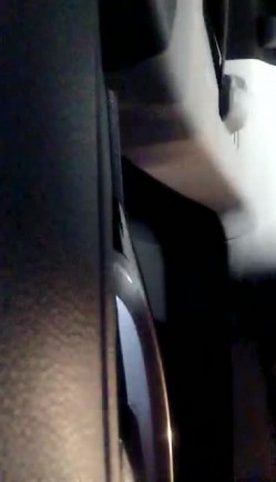 颜值不错骚气大奶妹子晚上约炮车震第二段 后座按摩器自慰再抽插呻吟娇喘诱人 截图16