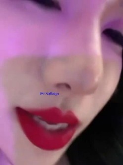 你的女神有钱人的母狗！极品巨乳，外围绿茶婊【顾灵曦】吃金主肉棒被金主肏，非常母狗 截图4