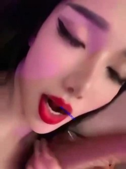 你的女神有钱人的母狗！极品巨乳，外围绿茶婊【顾灵曦】吃金主肉棒被金主肏，非常母狗 截图9
