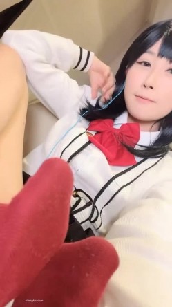 【京鱼儿】19岁童颜巨乳少女 各种服装 道具自慰 20小时，超大合集 截图2