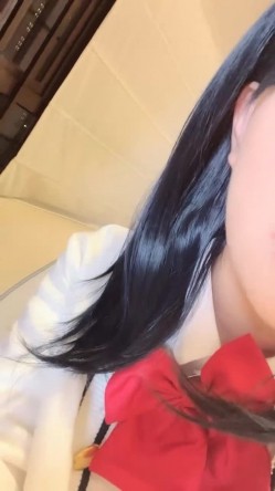【京鱼儿】19岁童颜巨乳少女 各种服装 道具自慰 20小时，超大合集 截图11
