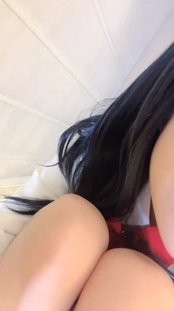 【京鱼儿】19岁童颜巨乳少女 各种服装 道具自慰 20小时，超大合集 截图14