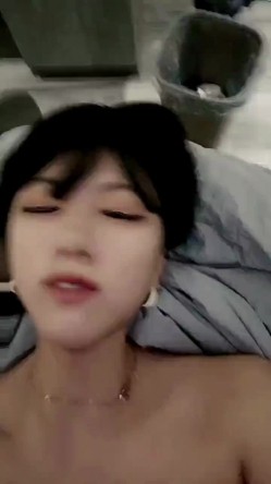 【约啪】冷艳短发颜值女神被炮友2小时多种姿势各种操，特写口交吸吮舔蛋，第一视角进出抽插，上位骑乘美臀上下套弄 截图15