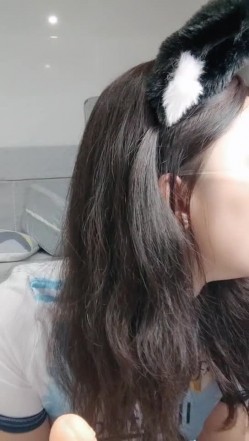 极品高颜冷艳御姐，反差小妈感女主播「金刚护撸娃」「小奶猫」密码房激情淫语撩骚，和姐妹下海大秀，互舔互口假鸡巴互插 截图9