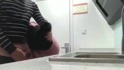 男子趁家里没人在厨房强行干了表嫂 我喊人了你这样 你家伙不是害人吗 对话刺激 截图4