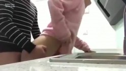 男子趁家里没人在厨房强行干了表嫂 我喊人了你这样 你家伙不是害人吗 对话刺激 截图12